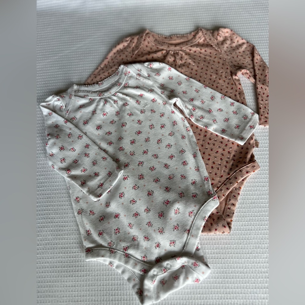 Set of 2 baby GAP long sleeve onesies, girls pink & mauve floral prints